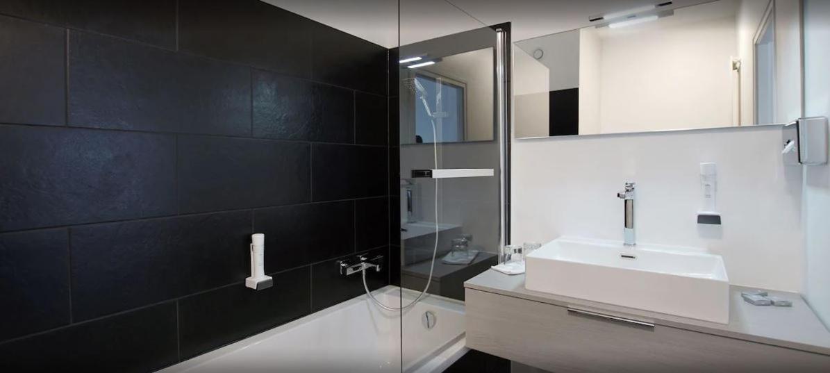 Hotel Le Bourgogne Évian-les-Bains Eksteriør billede