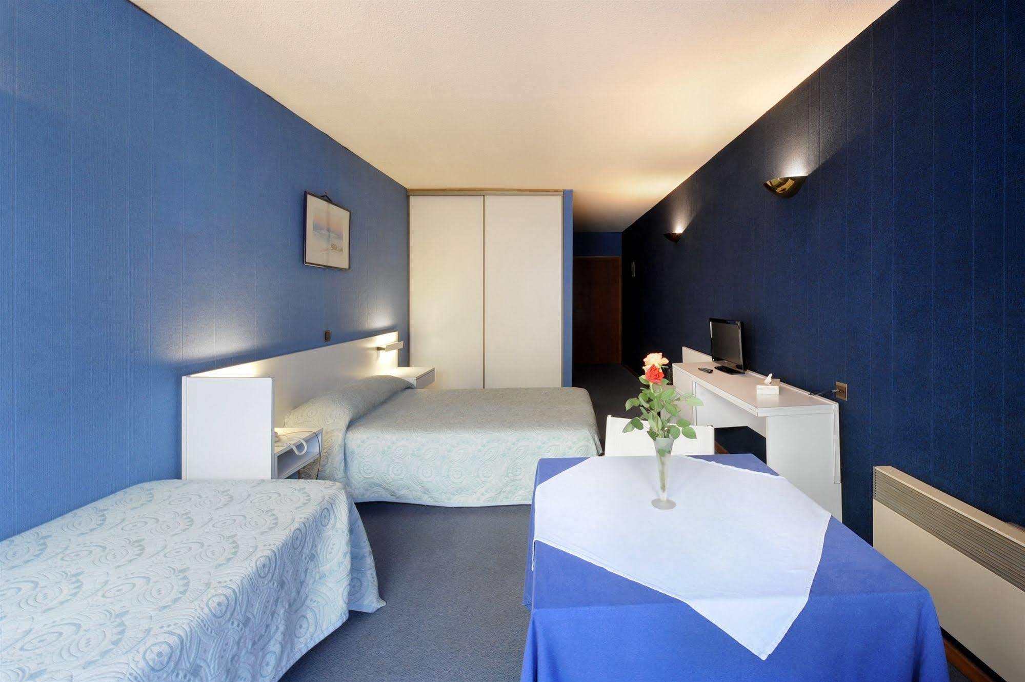 Hotel Le Bourgogne Évian-les-Bains Eksteriør billede